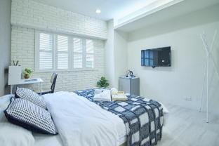 Zhonghua Road《西門捷運6號出口｜雙人房》106左2[僅限境外旅客入住] Vacation rental in Taipei City