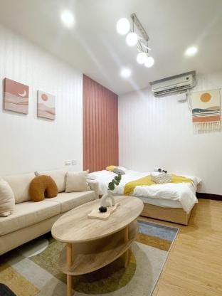 Yanping North Road《北門站｜雙人房｜捷運2號出口》10-4 [僅限國外旅客入住] Vacation rental in Taipei City