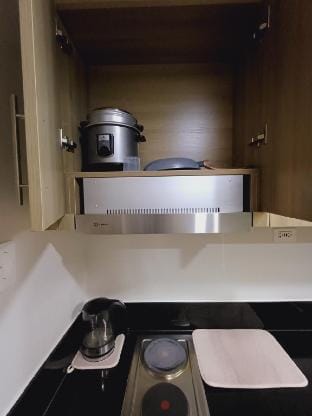 Cozy 1BR with Balcony Pool View Vacation rental in Mandaluyong
