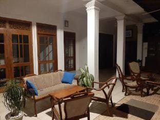 Surf Villa & Sushi Bar Villa in Hikkaduwa
