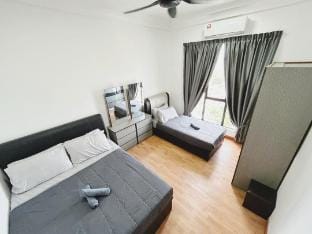 PLATINO Kids Friendly, 3BR Family Suite, Next to Paradigm Mall Escape JB Vacation rental in Johor Bahru