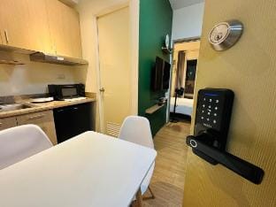 Urban Zen: Your Makati Hideaway,near Airport & BGC Apartment in Pasay