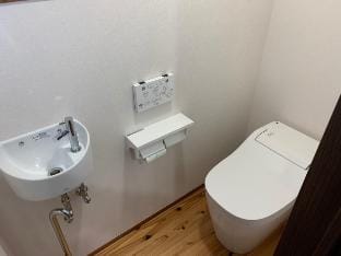 【男女共用の部屋／全７ベッド】築約90年町家のホステル。カーテンで仕切るタイプのベッド１台分。 Vacation rental in Shiga, Japan