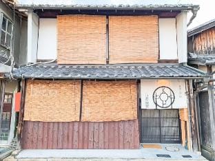 【女性専用の部屋／全3ベッド】長浜駅から徒歩5分の町家ドミトリー　2段ベッドの1台 Vacation rental in Shiga, Japan