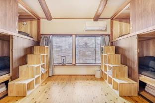 【男女共用の部屋／全7ベッド】黒壁近くにある長浜の町家ホステル　2段ベッドの1台分 Vacation rental in Shiga, Japan
