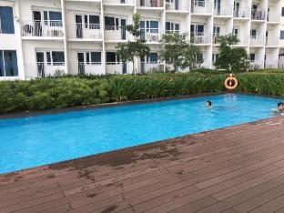 Bed Queen size  1BR in JAZZ Residences Vacation rental in Makati