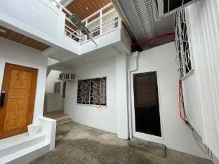 B Elbi House UPLB + Fibr WiFi Weekly PROMO Vacation rental in Calabarzon