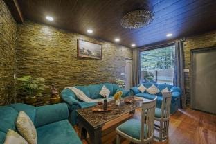 Leo - 2BHK With Jacuzzi (2.5 kms from mall road) Vacation rental in Manali