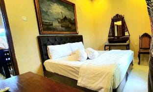 Loelyta Family Art House Vacation rental in West Java