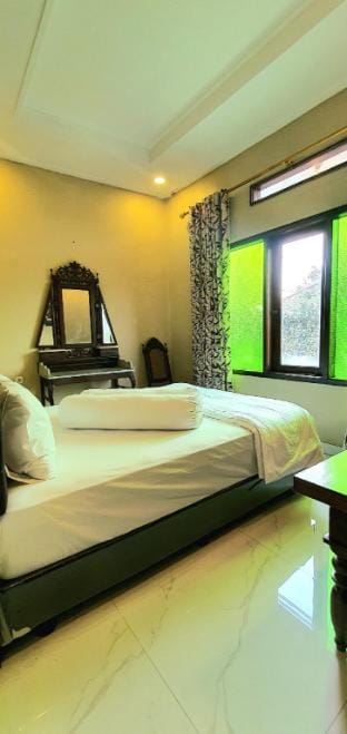 Loelyta Family Art House Vacation rental in West Java