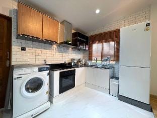 SB Thalang House 216/5 Vacation rental in Thep Krasatti