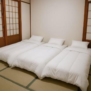 Start your day at a local portside breakfast spot Vacation rental in Japan