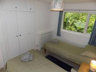 Cosy Cabin Retreat in Ilfracombe, North Devon Vacation rental in North Devon District