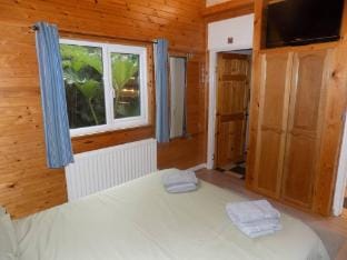Cosy Cabin Retreat in Ilfracombe, North Devon Vacation rental in North Devon District
