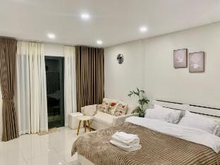 Spacious Luxury Apt - SECC, Korean Town & Center Vacation rental in Ho Chi Minh City