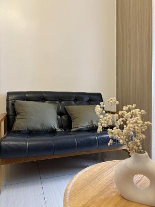 Cozy Condo w/ Pool View Near SMX and MOA Apartment in Pasay