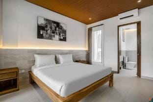 Luxurious 2 Bedroom Villa, 8 Minutes from Beach Villa in North Kuta