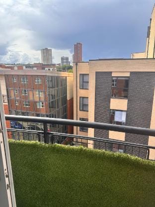 Charming Birmingham Apartment with mini balcony and WiFi with a free parking Apartment in Birmingham