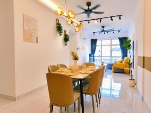 Kulai Apt 3R7P 43 near IOI/Jpo/AEON/Senai airport Apartment in Johor