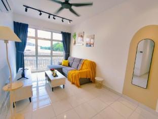 Kulai Apt 3R7P 43 near IOI/Jpo/AEON/Senai airport Apartment in Johor