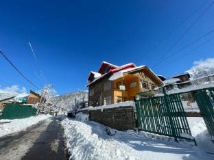 Kesar Hotel Pahalgam by Prospera Hospitality Hotel in Punjab