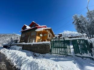 Kesar Hotel Pahalgam by Prospera Hospitality Hotel in Punjab