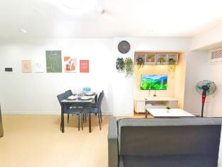 Avida Towers Cebu 2215 T2 IT Park 1BR Unit 4K TV Apartment in Lapu-Lapu City