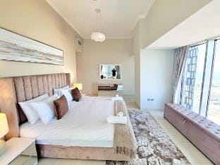 Stay in Style | Cayan Tower | Dubai’s Architecture Vacation rental in Dubai