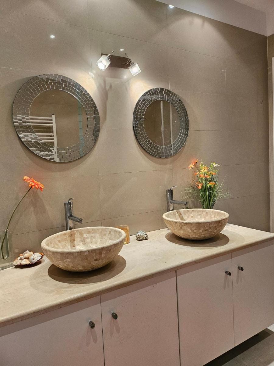 Guest apartment within a villa in Lagonissi Apartment in East Attica Regional Unit, Greece