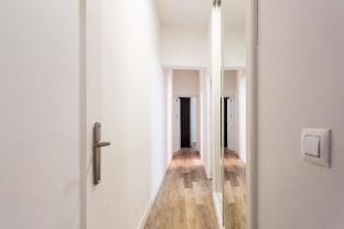 Bright & Spacious 2-BD Apartment in Chueca Apartment in Centro