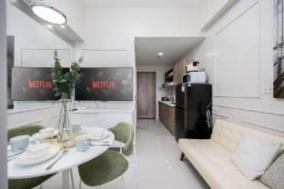 Chic Studio with Balcony  City View Near Airport Apartment in Lapu-Lapu City