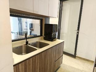 Apt 1-11pax/BKT Jalil/Pool+Gym/7min LRT/YSW Homes Vacation rental in Federal Territory of Kuala Lumpur