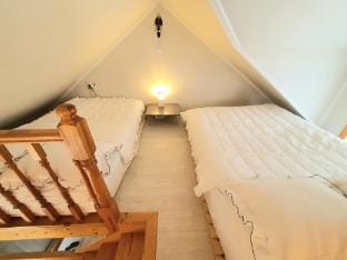 Fun Vineyard 가평 포도밭 댕댕이 펜션 (2호실), 반려동물 가능 객실 Vacation rental in Gyeonggi-do