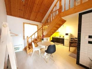 Fun Vineyard 가평 포도밭 댕댕이 펜션 (2호실), 반려동물 가능 객실 Vacation rental in Gyeonggi-do