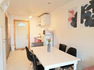 Fun Vineyard 가평 포도밭 댕댕이 펜션 (3호실), 반려동물 가능 객실 Vacation rental in Gyeonggi-do