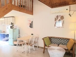 Fun Vineyard 가평 포도밭 댕댕이 펜션(5호실) , 일반객실(반려동물 가능) Vacation rental in Gyeonggi-do