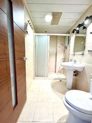 Concert Stay /2min to MRT/忠孝 松菸 巨蛋商圈/deluxe suite Bed and Breakfast in Taipei City