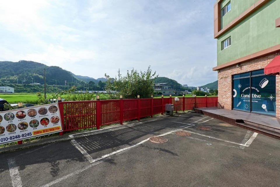 Geoje Beach House Pension Bed and Breakfast in South Korea