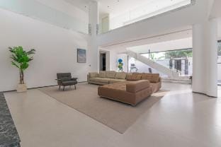 TML-L1 Luxury Villa 6 Rooms 8 Bathrooms  Vacation rental in Pattaya City