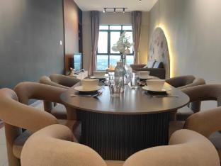 Near Airport|Sunset|High Floor|FreeParking|2BR5Pax Apartment in Kota Kinabalu