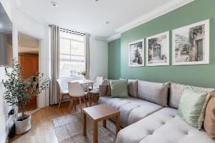 Designer 2BR/1BA Flat Steps to Hyde Park! Apartment in City of Westminster