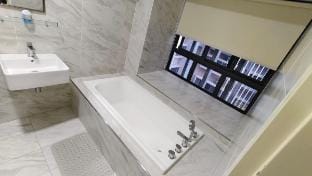 Cozy Minimalist Studio | Bathtub•Pool•Family Stay Vacation rental in Malacca