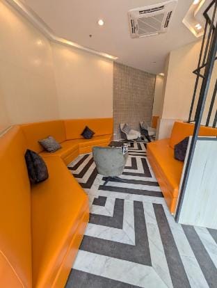 Minimalist studio for Digital Nomad Vacation rental in Bangkok