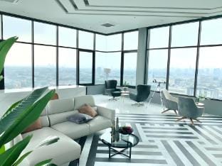 Minimalist studio for Digital Nomad Vacation rental in Bangkok