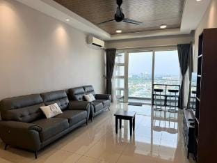 Pinnacle Tower 4BR | JB City Town| near KSL Vacation rental in Johor Bahru