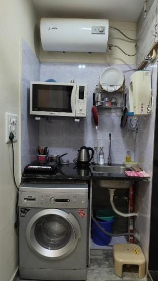 Bandra west Entire 2 bhk a/c apartment wifi Vacation rental in Mumbai