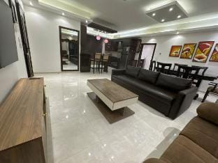 2 En-suite Rooms, Central & Spacious Vacation rental in Africa