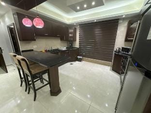 2 En-suite Rooms, Central & Spacious Vacation rental in Africa