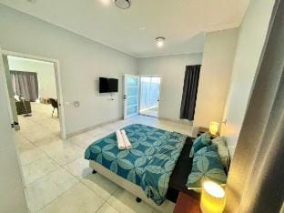 Private Spacious Family Home Near Train Station Vacation rental in Brisbane