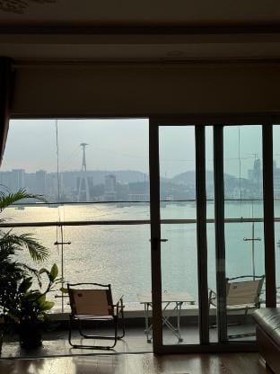 3 BDR Halong bay view with scenic sunset balcony Vacation rental in Laos
